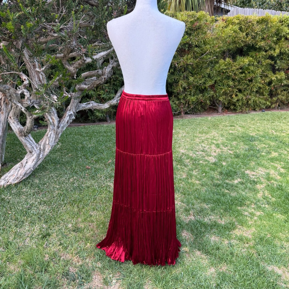 Double D Ranchwear Womens Red Pleated Tiered Maxi Skirt Satin Sheen Western M - Picture 3 of 8